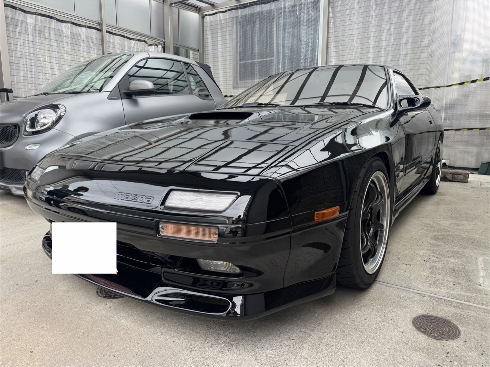 黒いマツダサバンナRX-7
