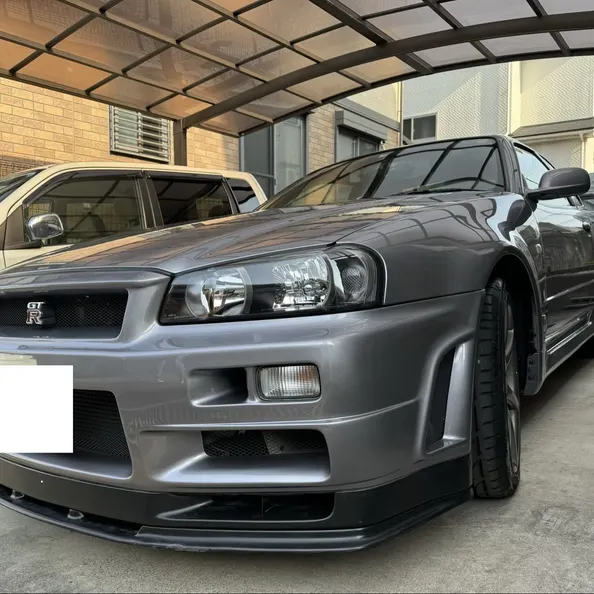 グレーのスカイラインGT-R R34